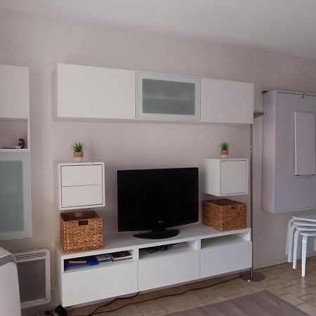 Residence Le St James Le Lavandou Bagian luar foto